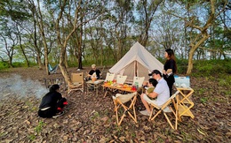 Dịch vụ cắm trại xuyên Tết nở rộ, giá trung bình chỉ vài trăm nghìn/người mà thoải mái 'đổi gió'
