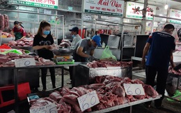 Vào chợ đầu mối "săn" thịt heo giá rẻ ăn Tết