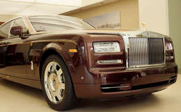 Giải mã 6 chi tiết giúp Rolls-Royce “đội giá” lên gấp nhiều lần: Sẵn sàng nghiền kim cương để chiều lòng khách, bức tượng giá bằng cả chiếc xe vẫn “đắt như tôm tươi”