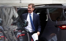 Tân bộ trưởng Tài chính Anh làm ngược lại hầu hết chính sách của Thủ tướng