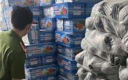 Công an TP.HCM phát hiện một công ty mua 11,7 tấn rau củ trôi nổi trên thị trường