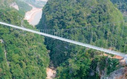 Báo Mỹ giới thiệu cây cầu đáy kính dài nhất thế giới ở Việt Nam