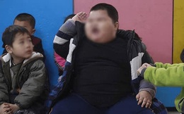 Cậu bé 6 tuổi chỉ ăn đồ hấp luộc để giảm cân, không ngờ sau 1 năm nặng tới 80kg và bị gan nhiễm mỡ, bác sĩ nghe thực đơn liền lắc đầu ngao ngán