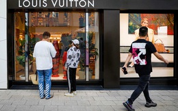 Louis Vuitton vừa tăng giá toàn cầu, Gucci và Hermes lập tức tiếp bước?
