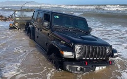 Lại tin quảng cáo, bộ đôi chủ xe Jeep mắc kẹt giữa biển: Có chiếc sẽ tiêu tốn hàng trăm triệu đồng để sửa chữa