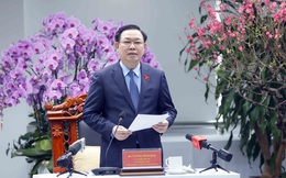 Chủ tịch Quốc hội Vương Đình Huệ: "Dệt may Việt Nam không thể cứ làm gia công mãi"