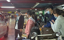 Vật vạ vì taxi ở sân bay Tân Sơn Nhất: Khách đông nên... trở tay không kịp!