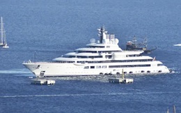 'Ráo riết' tìm chủ nhân bí ẩn của siêu du thuyền 700 triệu USD ngoài khơi Italy