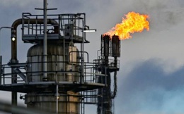 Giá dầu tăng vọt trở lại khi tình hình Nga - Ukraine vẫn chưa hạ nhiệt
