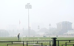 Hà Nội: Cả thành phố bị ‘nuốt chửng’ bởi sương mù