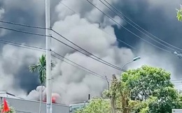 Cháy lớn ở huyện Hóc Môn, TP HCM