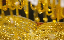 Giá vàng hôm nay 11-4: Giá vàng SJC trụ ở ngưỡng cao hơn thế giới trên 15 triệu đồng/lượng