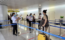 Chống ùn tắc sân bay Tân Sơn Nhất, TPHCM nới kiểm tra y tế người nhập cảnh