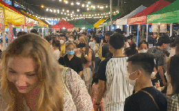 Ảnh: Chợ đêm lớn nhất Đà Nẵng "thức giấc" sau 1 năm "bất động" vì Covid-19