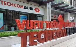 Người nhà Phó TGĐ thường trực Techcombank bán bớt cổ phiếu