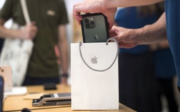 Vì sao Apple lại muốn cho thuê, thay vì bán iPhone?