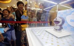 Tượng Doraemon giá 1,28 triệu USD, quần áo in hình giá hơn 5.000 USD