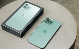 Vì sao iPhone 13 màu xanh lá gây sốt ở Việt Nam?