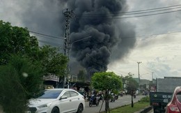 Cháy kinh hoàng tại công ty may, huy động cảnh sát 2 tỉnh thành dập lửa