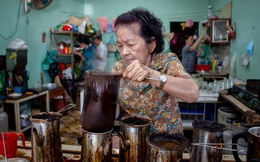 Quán cà phê vợt cuối cùng ở Biên Hòa: Chốn đi về của 'khách ruột' suốt 35 năm