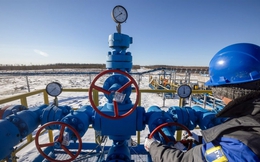 Lệnh cấm vận dầu mỏ mới nhất từ EU tác động ra sao đến Nga?