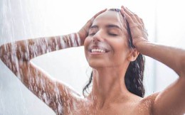 Chuyên gia tiết lộ 6 lợi ích không tưởng khi tắm bằng vòi hoa sen, nghe xong đảm bảo ai cũng phải bất ngờ