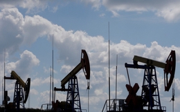 OPEC+ quyết định giữ nguyên sản lượng, giá xăng dầu chưa thể hạ nhiệt