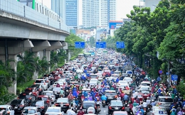 Vì sao Sở GTVT Hà Nội vẫn chưa thể tách riêng làn ô tô trên đường Nguyễn Trãi?