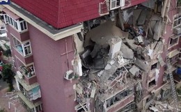 Đang yên lành, tòa nhà ở Trung Quốc bất ngờ sập hẳn 3 tầng