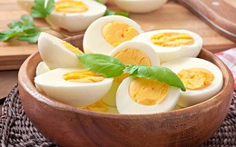 Vô tư ăn trứng mà không biết những 'đại kỵ' này có thể khiến bạn ngộ độc, kết sỏi trong phổi