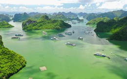 Đi giữa lòng di sản cùng chuyến phà biển đặc biệt nhất Việt Nam