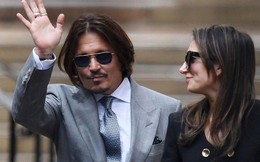 Johnny Depp hẹn hò nữ luật sư