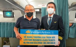 Vietnam Airlines tặng vợ chồng HLV Park Hang Seo vé bay Thương gia giữa Hàn Quốc - Việt Nam trọn đời, không giới hạn số lần