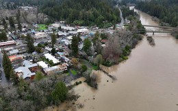 Chín dòng sông khí quyển liên tiếp dội xuống California