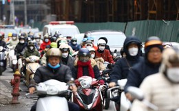 Hà Nội trở lại đông đúc sau kỳ nghỉ Tết Quý Mão