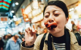 Cô gái Việt ở Nhật Bản gây ngỡ ngàng khi kể về công việc kỳ lạ: Chỉ việc ăn cũng "hái ra tiền", kiếm 4 triệu/ngày