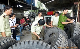 Tịch thu nhiều khuôn ép làm giả nhãn hiệu vỏ ô tô