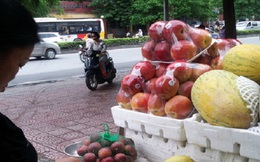 Tràn lan trái cây “đội lốt” nhập khẩu