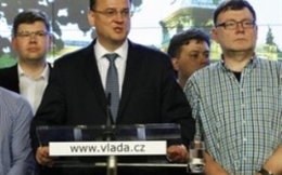Thủ tướng CH Czech từ chức do trợ lý nhận hối lộ