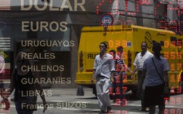 Thị trường tiền tệ: Đừng khóc cho riêng Argentina