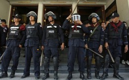 Cảnh sát Thái Lan ra quân dẹp người biểu tình