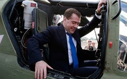Thủ tướng Nga Medvedev bất ngờ tới thăm Crimea