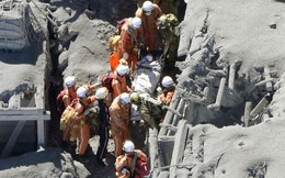 Hơn 30 người có thể đã chết vì núi lửa phun ở Nhật