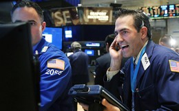 S&P 500 đảo chiều cuối phiên, Dow Jones tiếp tục lập kỷ lục