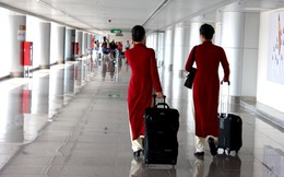 Tiết lộ gây sốc của những nữ 'cửu vạn' hàng không
