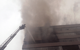 Cháy tòa nhà 11 tầng Đại học Ngoại thương