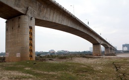 Cây cầu Vĩnh Tuy 3.600 tỉ đồng không chỉ nứt ở trụ T 22
