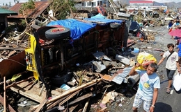 Sau siêu bão, tìm kiếm người thân bằng… Google