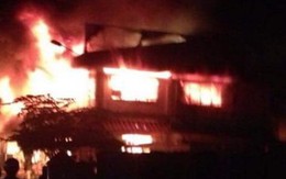 Đồng Tháp: Cháy dữ dội chợ Tam Nông, hơn 10 kiốt bị thiêu rụi