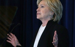 Cựu Ngoại trưởng Hillary Clinton cam kết cứng rắn với Phố Wall